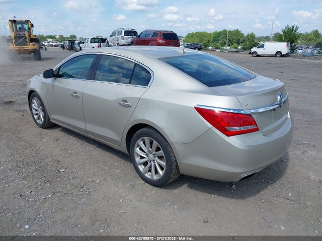 1G4GB5G3XEF131202 Buick lfx