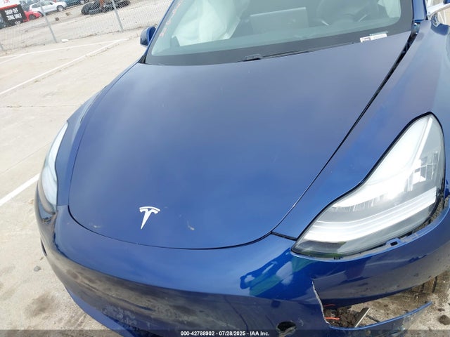 5YJ3E1EB3LF636481 Tesla MODEL 3