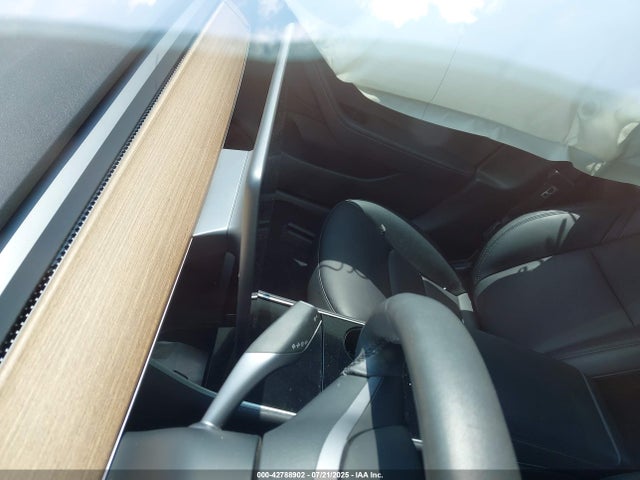 5YJ3E1EB3LF636481 Tesla MODEL 3