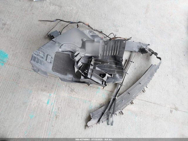 2024 TESLA MODEL X 7SAXCAE5XRF438686 Photo 5