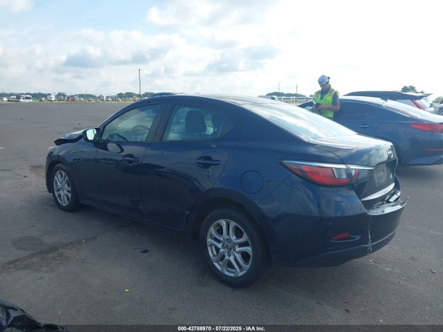 3MYDLBZV9GY144795 Scion p5v