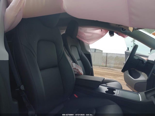 Tesla 2025 2025 7SAYGDED0SF227875 Image 5