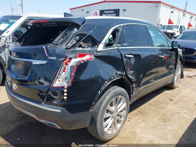 2017 CADILLAC XT5 1GYKNFRS2HZ103133 Photo 3