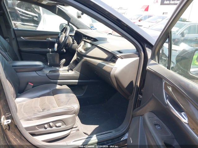 2017 CADILLAC XT5 1GYKNFRS2HZ103133 Photo 4
