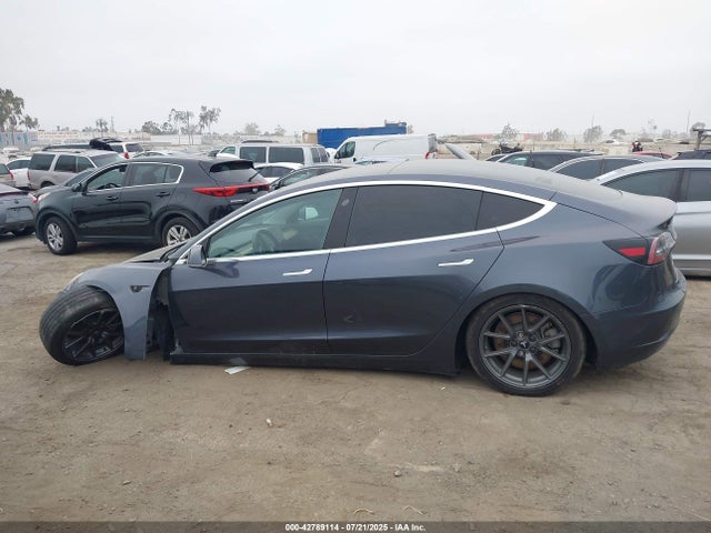 5YJ3E1EA0LF803452 Tesla MODEL 3