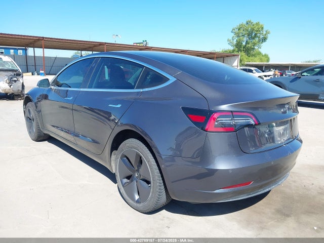 2018 TESLA MODEL 3 5YJ3E1EA8JF123683 Photo 2