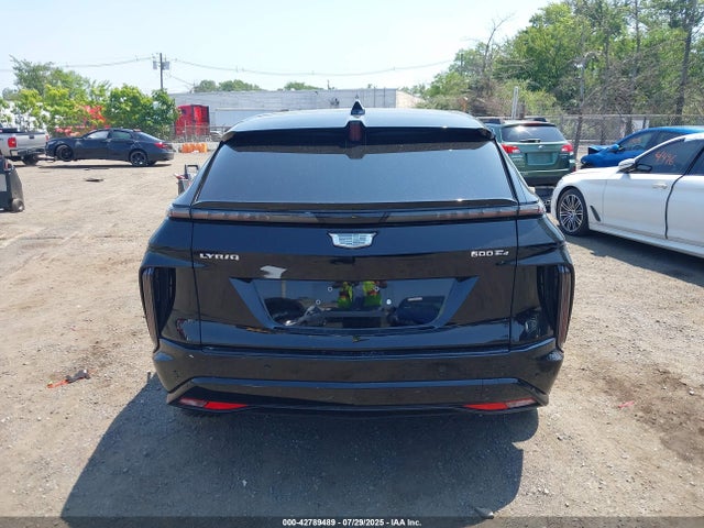 1GYKPVRL9RZ117402 Cadillac x0e + ec6
