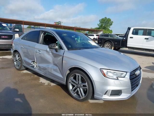 2019 AUDI A3 WAUAUGFF9K1014101 Photo 0