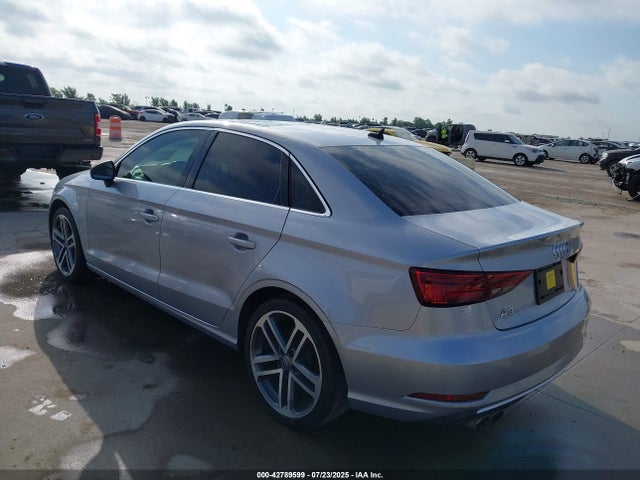 2019 AUDI A3 WAUAUGFF9K1014101 Photo 2