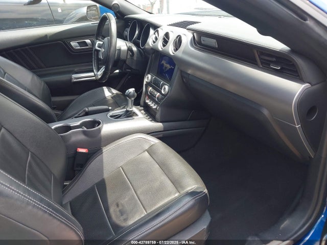 1FATP8UH2N5107851 Ford 4v