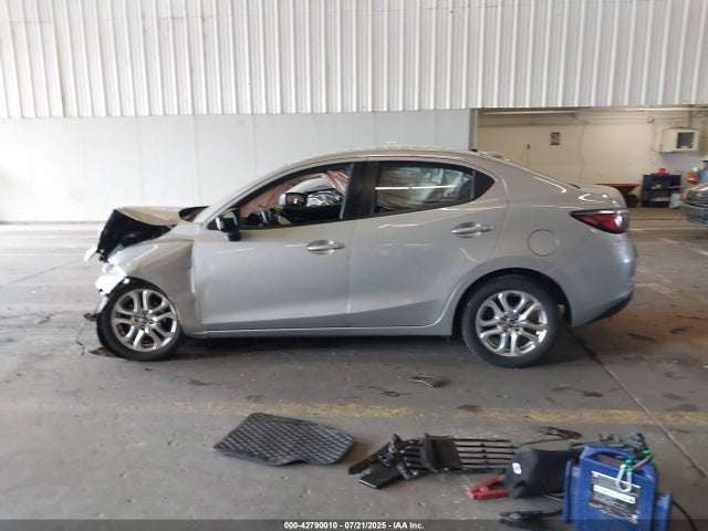 3MYDLBYV6HY169771 Toyota p5v