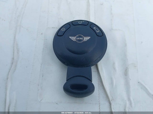 2010 MINI COOPER WMWMF3C5XATZ21650 Photo 10