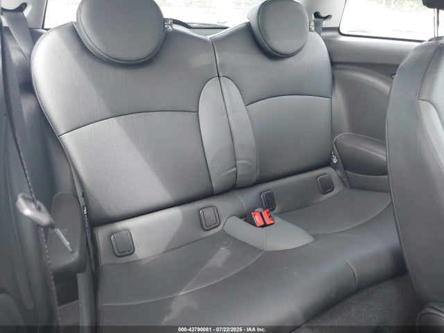 2010 MINI COOPER WMWMF3C5XATZ21650 Photo 7