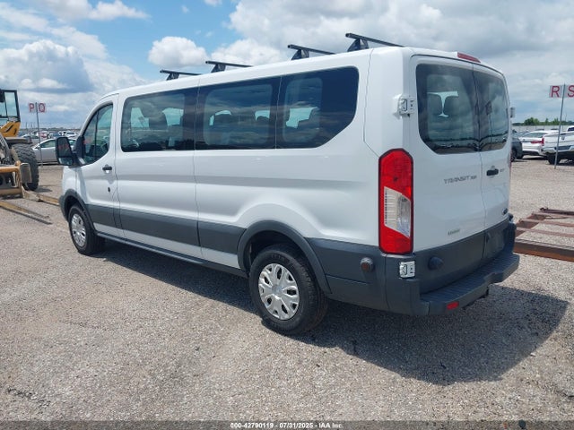 1FBZX2YG3HKA17394 Ford 2017