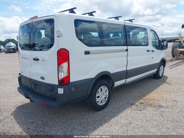 1FBZX2YG3HKA17394 Ford 2017