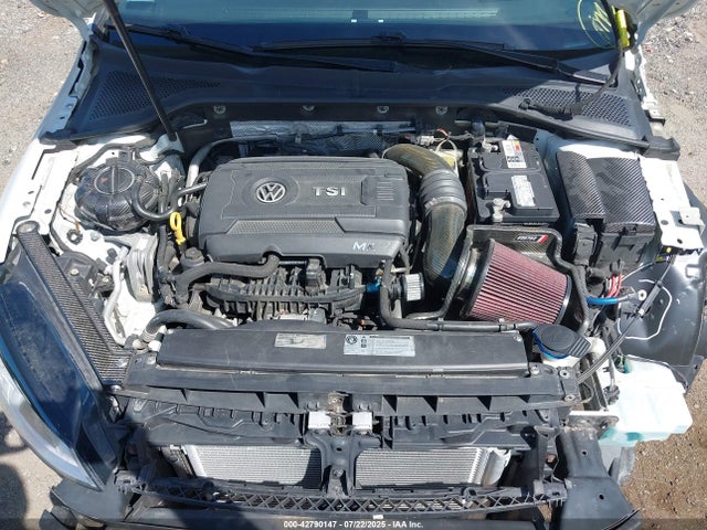 3VW5T7AU0FM098957 Volkswagen 2015