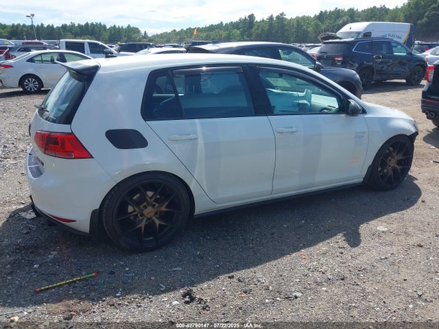 3VW5T7AU0FM098957 Volkswagen 2015