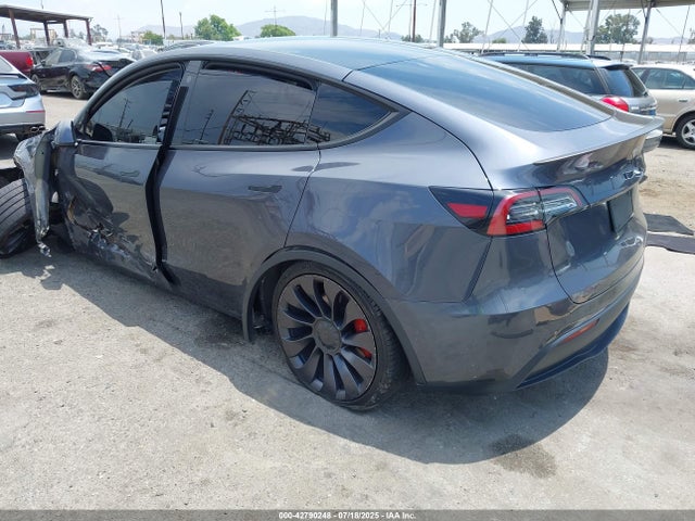 2021 TESLA MODEL Y 5YJYGDEF8MF209903 Photo 2
