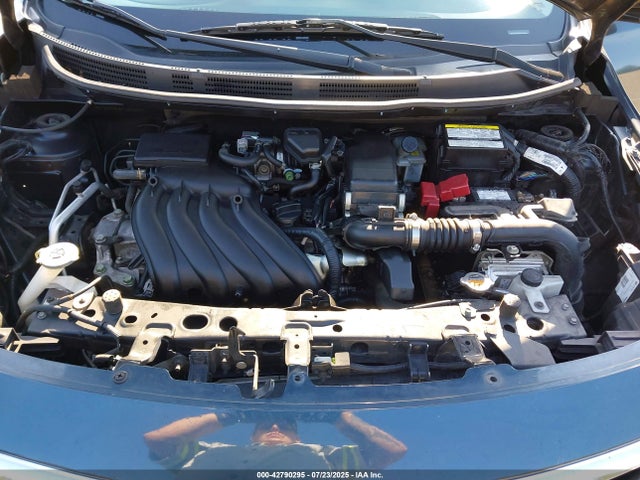 3N1CN7AP8HL856893 Nissan 2017