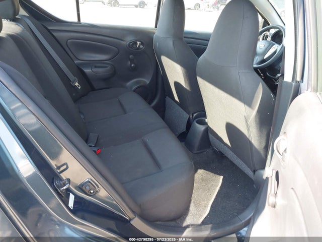 3N1CN7AP8HL856893 Nissan 2017