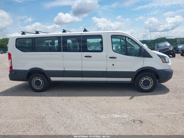 1FBZX2ZM3HKA50092 Ford 2017