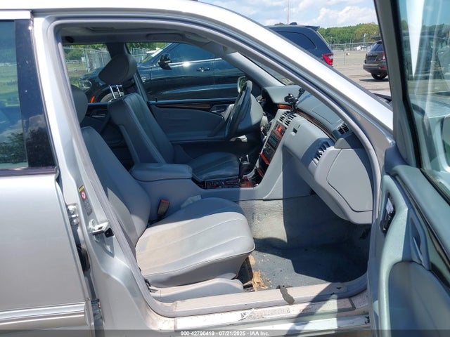 42790419 :رقم المزاد ، WDBJH82J1YX037111 vin ، 2000 Mercedes-benz E 320 4m مزاد بيع
