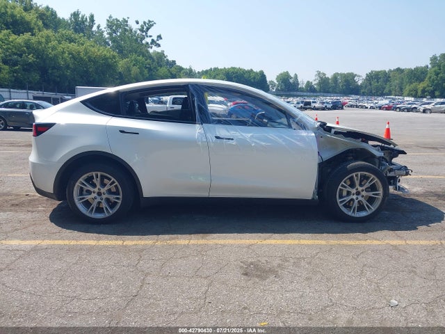 7SAYGDEE0PF837775 Tesla Model Y