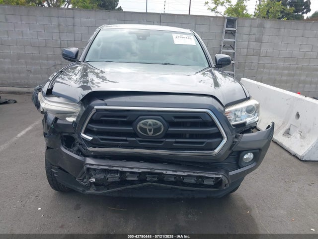 5TFAX5GN1KX145136 Toyota 2tr-fe