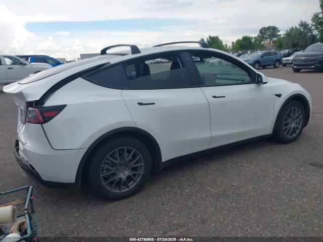 2021 TESLA MODEL Y 5YJYGAEE9MF183382 Photo 3