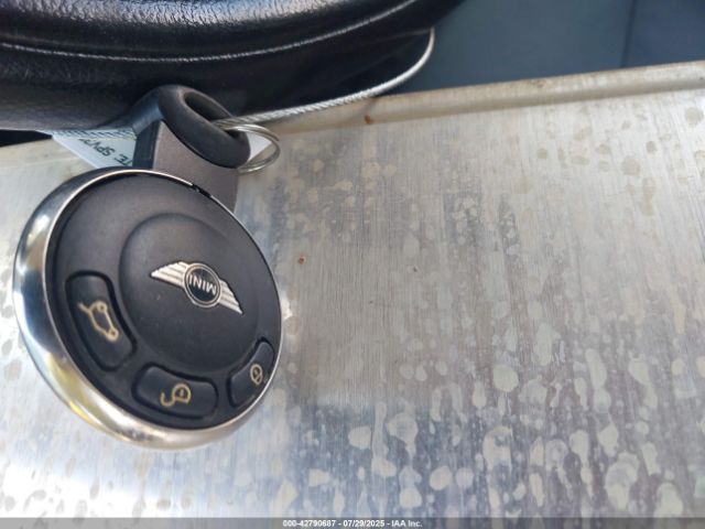 2011 MINI COOPER CLUBMAN WMWZF3C57BT188884 Photo 10