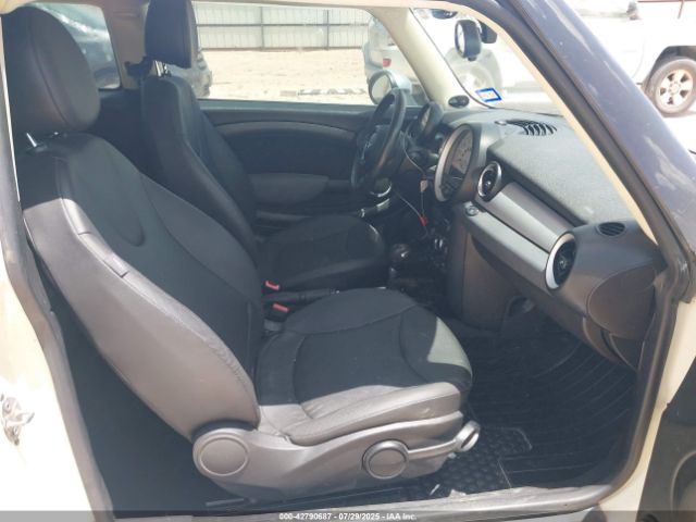 2011 MINI COOPER CLUBMAN WMWZF3C57BT188884 Photo 4