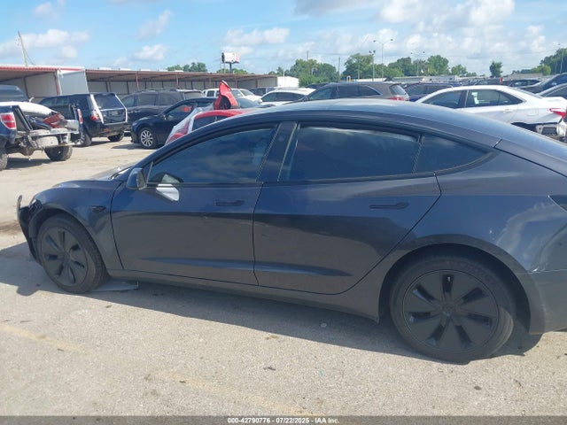 2025 Tesla Model 3 Long Range Rear-wheel Drive მანქანა იყიდება აუქციონზე, vin: 5YJ3E1EA2SF911828, აუქციონის ნომერი: 42790776