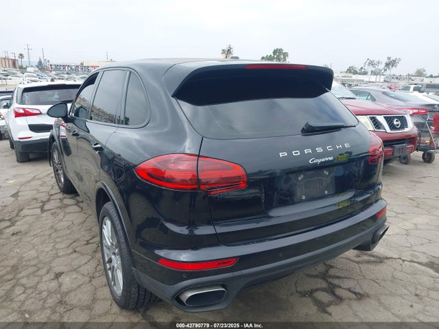 Porsche Cayenne 2018 WP1AA2A21JKA04981 Image 3