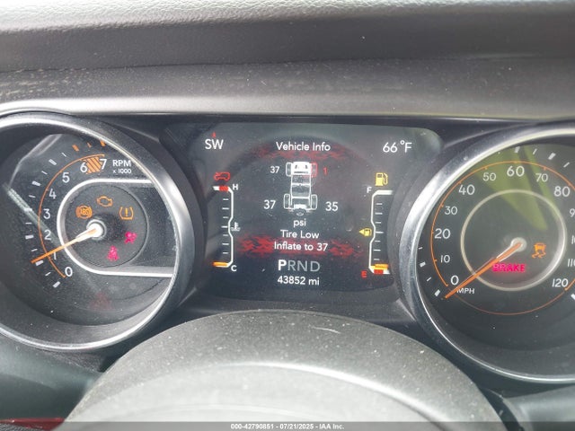 1C4HJXDN4MW739745 Jeep 2021