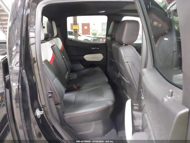 GMC l3b 2024 1GTP6EEKXR1186237 Image 8