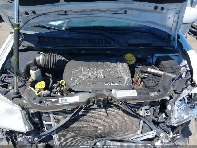 2C4RC1BG9ER342400 Chrysler Town and Country