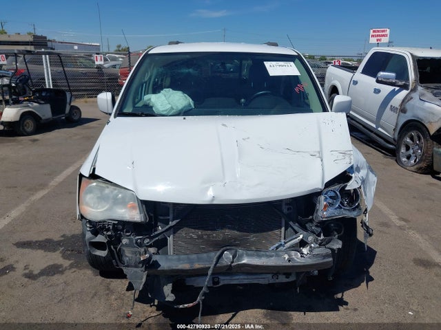 2C4RC1BG9ER342400 Chrysler Town and Country