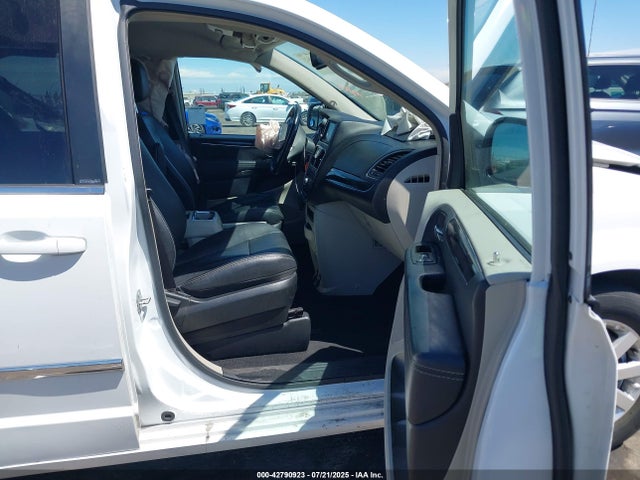 2C4RC1BG9ER342400 Chrysler Town and Country
