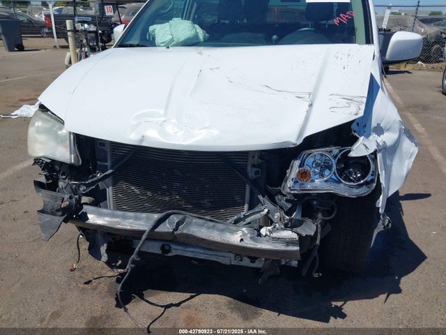 2C4RC1BG9ER342400 Chrysler Town and Country