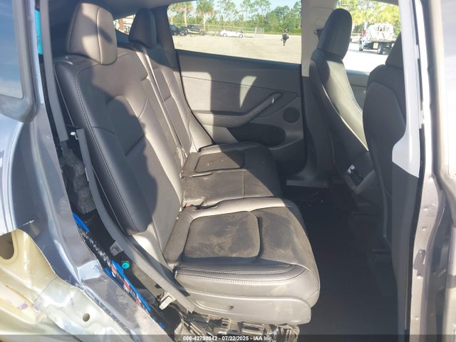7SAYGAEE7PF800057 Tesla Model Y