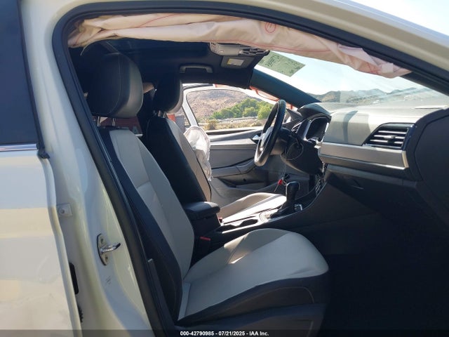 3VWC57BU8MM002313 Volkswagen tsi