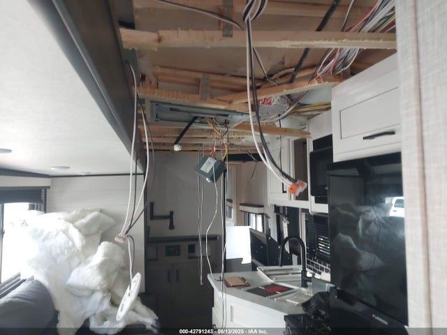 1UJBC0BT5R17T0159 Jayco Jayfl184bh