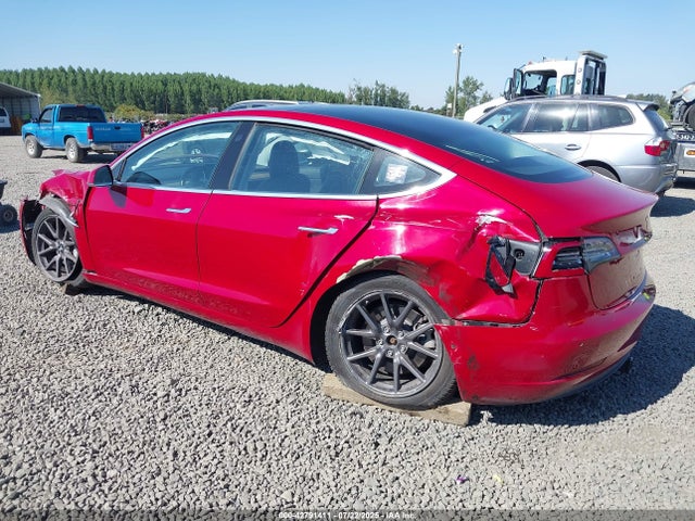 2018 TESLA MODEL 3 5YJ3E1EB3JF104712 Photo 2