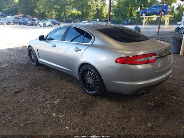 2015 JAGUAR XF SAJWA0F7XF8U61777 Photo 2