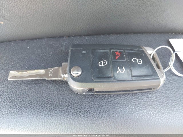 3VW217AU0GM025243 Volkswagen 1.8 tsi