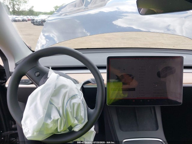7SAYGDEE3SA361379 Tesla 2025