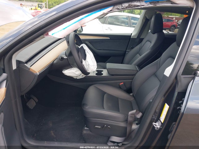 7SAYGDEE3SA361379 Tesla 2025