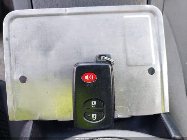 2014 TOYOTA PRIUS JTDKN3DU2E1743561 Photo 10