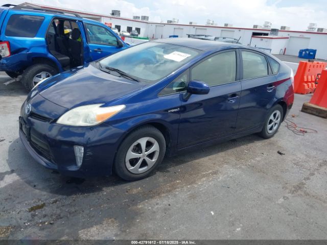 2014 TOYOTA PRIUS JTDKN3DU2E1743561 Photo 1