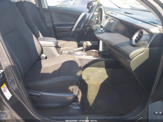 2017 TOYOTA RAV4 JTMWFREV8HJ127411 Photo 4